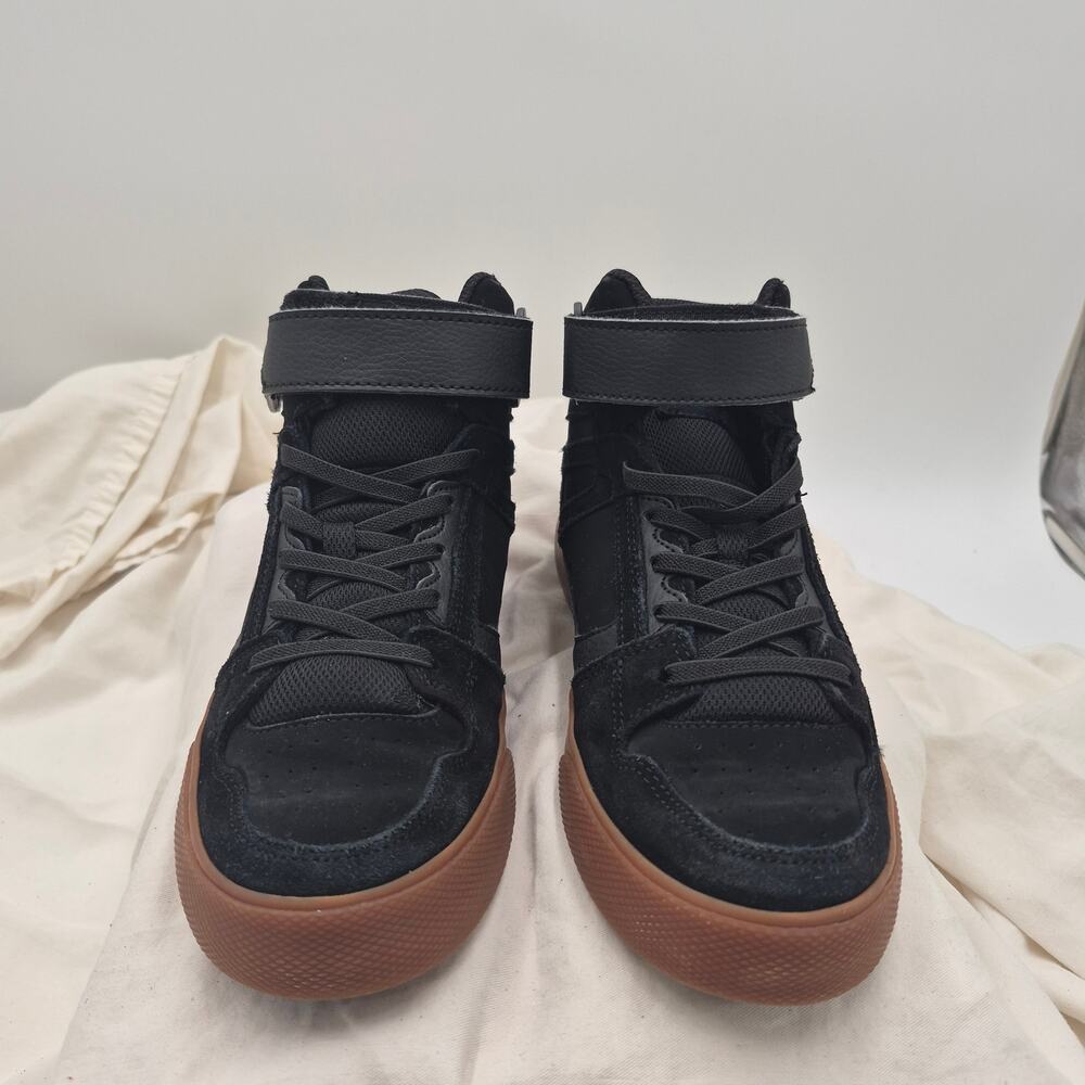 NEW DC Pure High-Top EV skate shoes black and gum Sneaker blue BIG Boy size 5